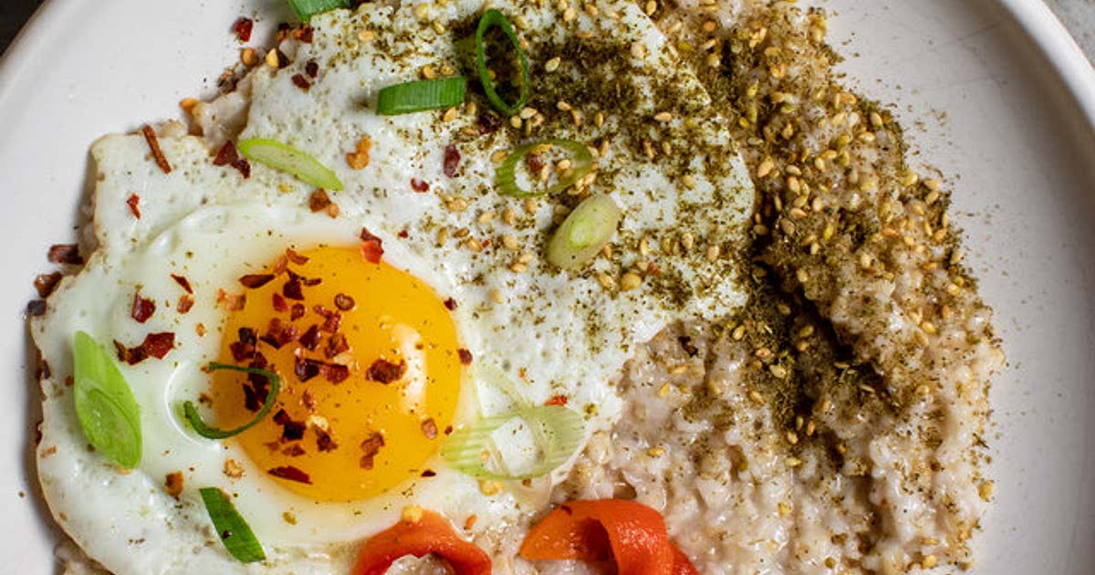 Savory SteelCut Oats With Fried Egg and Za’atar Recipe — Samsung Food