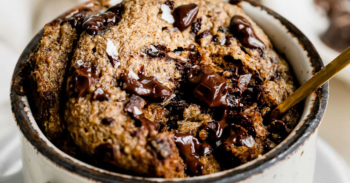 banana-oatmeal-mug-cake-blended-baked-oats-in-microwave-recipe