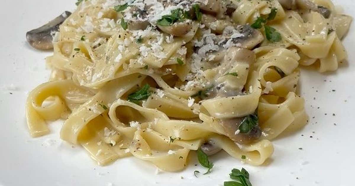 Mushroom &amp; three cheese tagliatelle, Recipe — Samsung Food