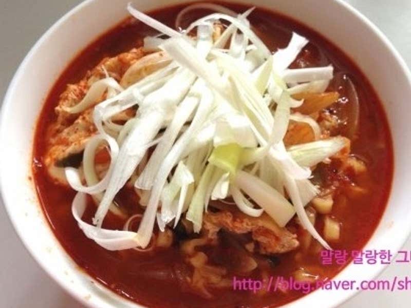 김치콩나물라면 Recipe - Whisk 김치콩나물라면 Recipe - Whisk