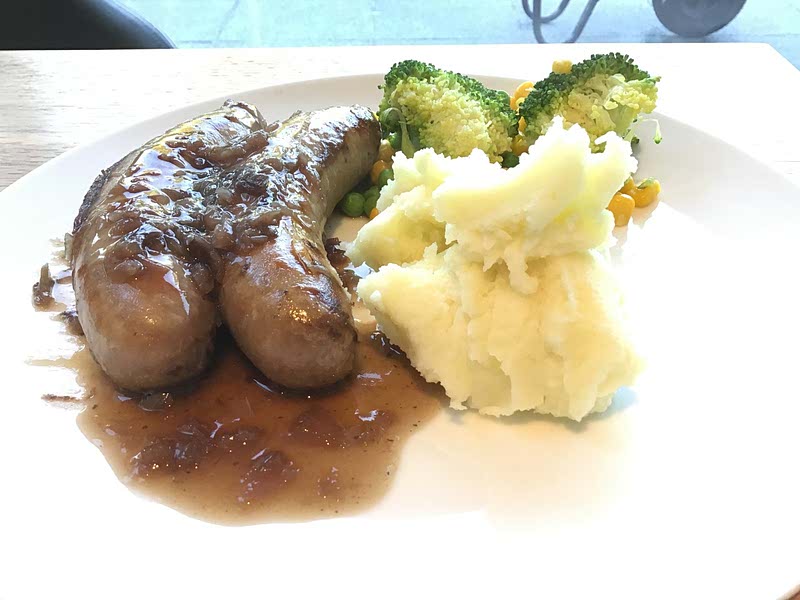 Delicious Sausage and Mash With onion gravy 😋 Recipe Whisk
