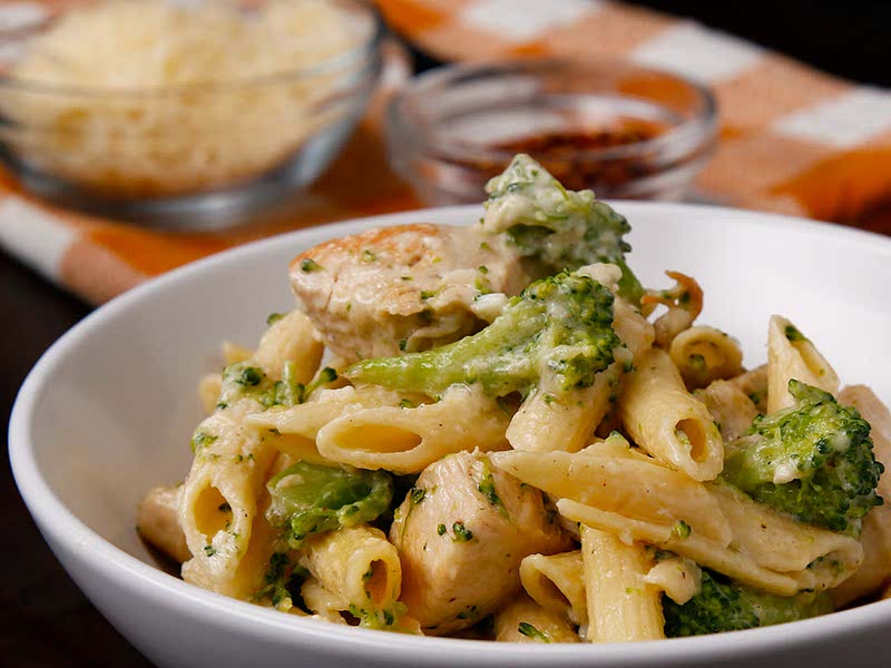Classic Broccoli Chicken Alfredo Applebee's copycat Recipe Whisk