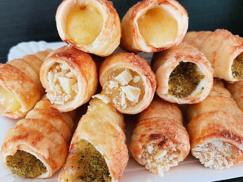 Cream horn Custard and pistachio Recipe Whisk