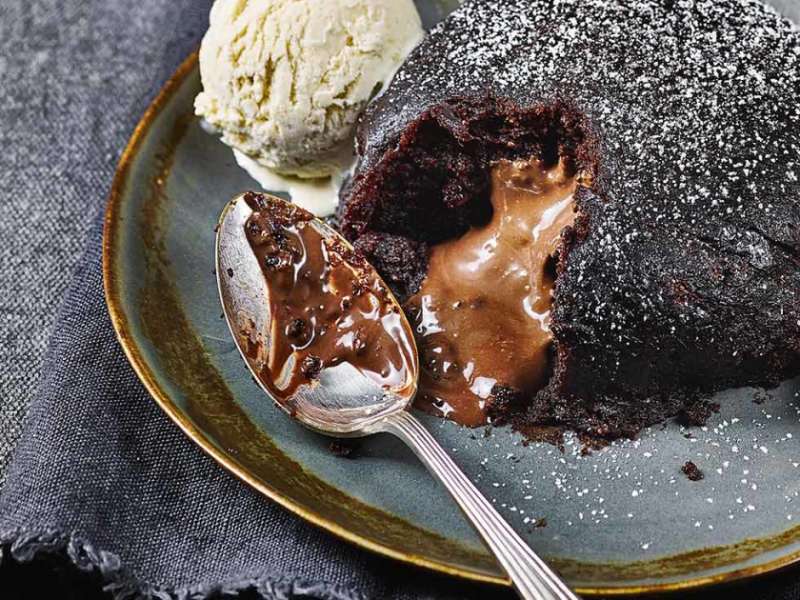 90 SECOND CHOCOLATE LAVA CAKE - Butter with a Side of Bread