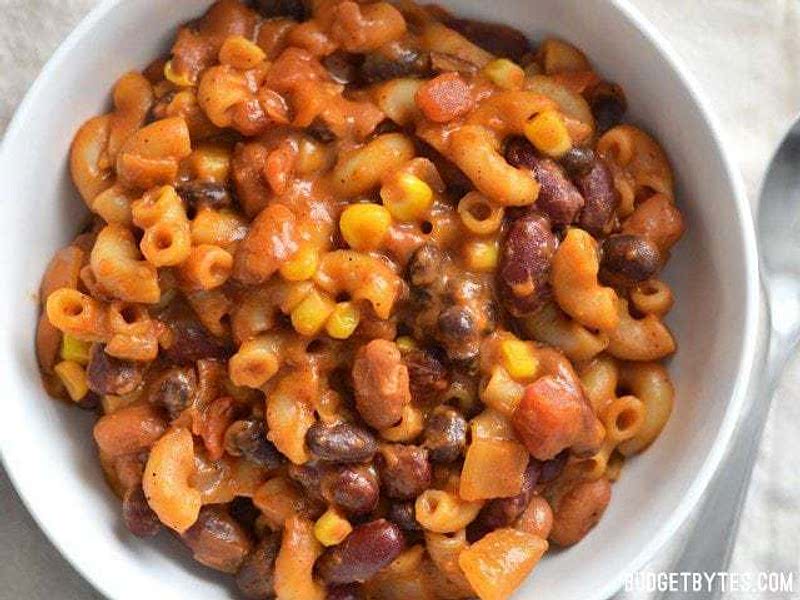 One Pot Cheesy Vegetarian Chili Mac Recipe Samsung Food