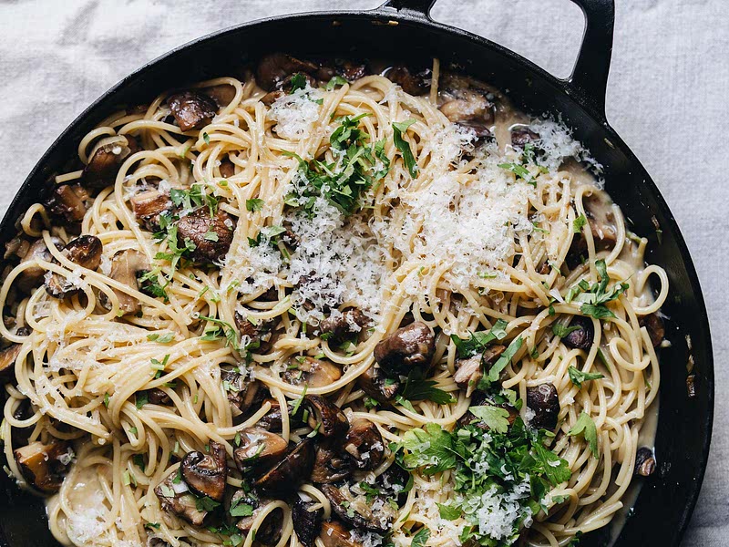Vegetarian carbonara with mushrooms, miso and parmesan Recipe Samsung
