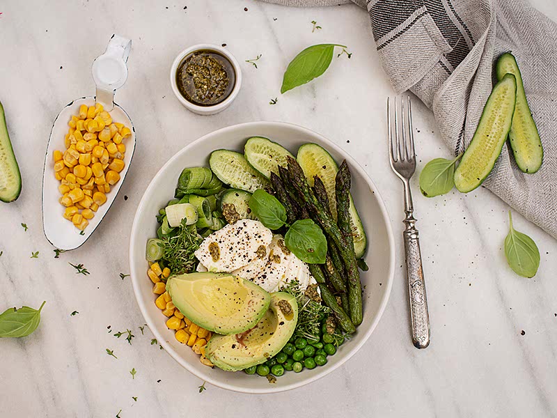 Gemüsebowl mit Walnussdressing &amp; Kräuterpesto Recipe - Samsung Food