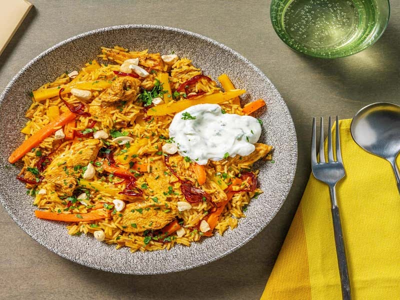 Indian Biryani! Reispfanne mit Hähnchen &amp; Minz-Dip dazu bunte Karotten ...