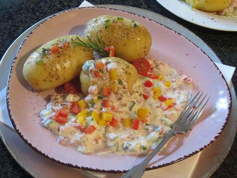 Gedämpfte Pellkartoffeln mit Gemüse-Dip Recipe - Samsung Food