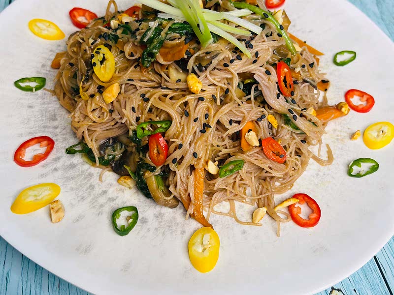 Spicy Peanut Sriracha Noodles Recipe Samsung Food