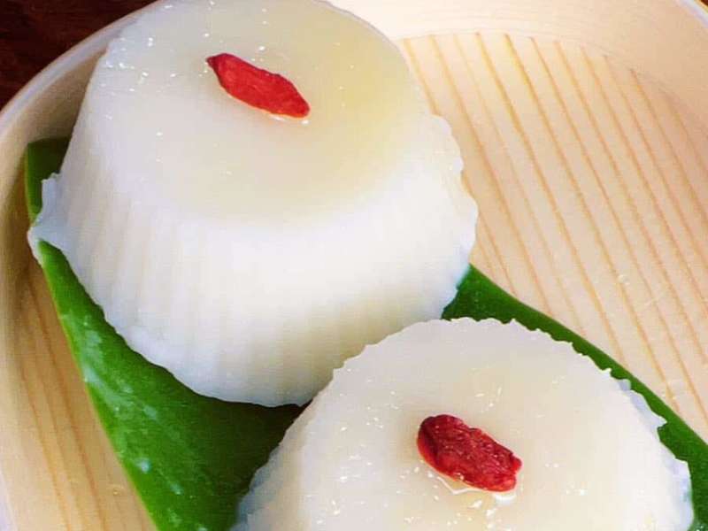The Burning Kitchen - Steamed Rice Cake (白糖糕 Bái Táng Gāo) is a traditional  sweet Chinese steamed rice cake made with rice flour and white sugar. This  delicious sweet cake always brings