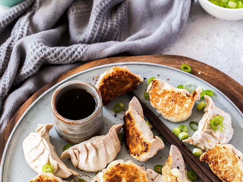 Pork Gyoza Recipe (Japanese Pork Dumplings) Samsung Food