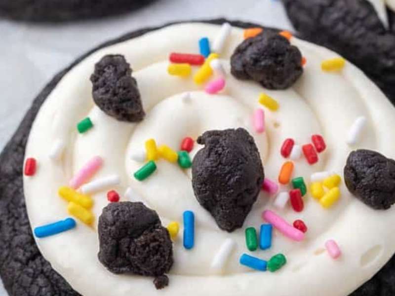 Oreo birthday cake cookies Crumbl copycat Recipe - Samsung Food