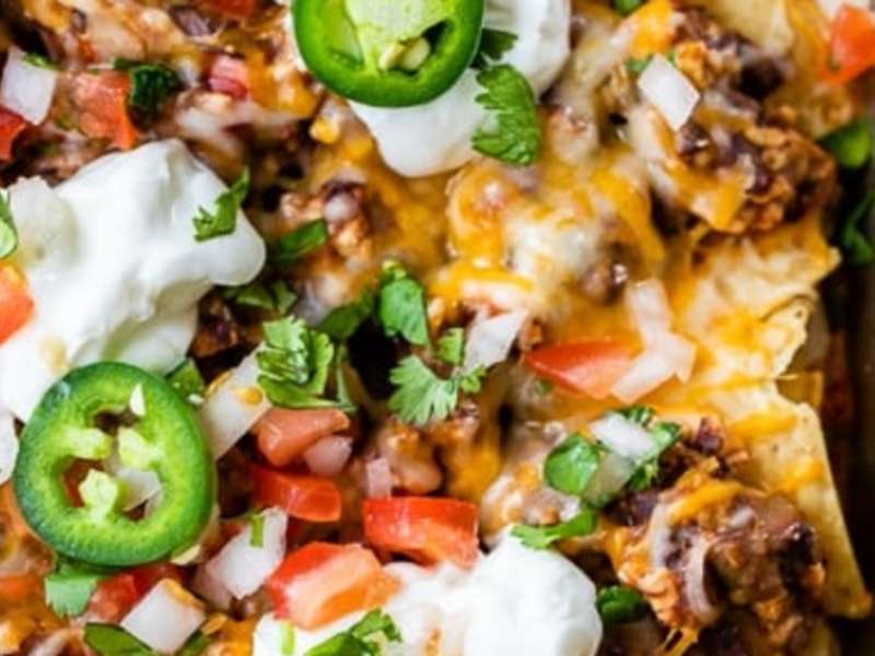 Loaded Nachos with Ground Turkey, Beans and Cheese - Skinnytaste