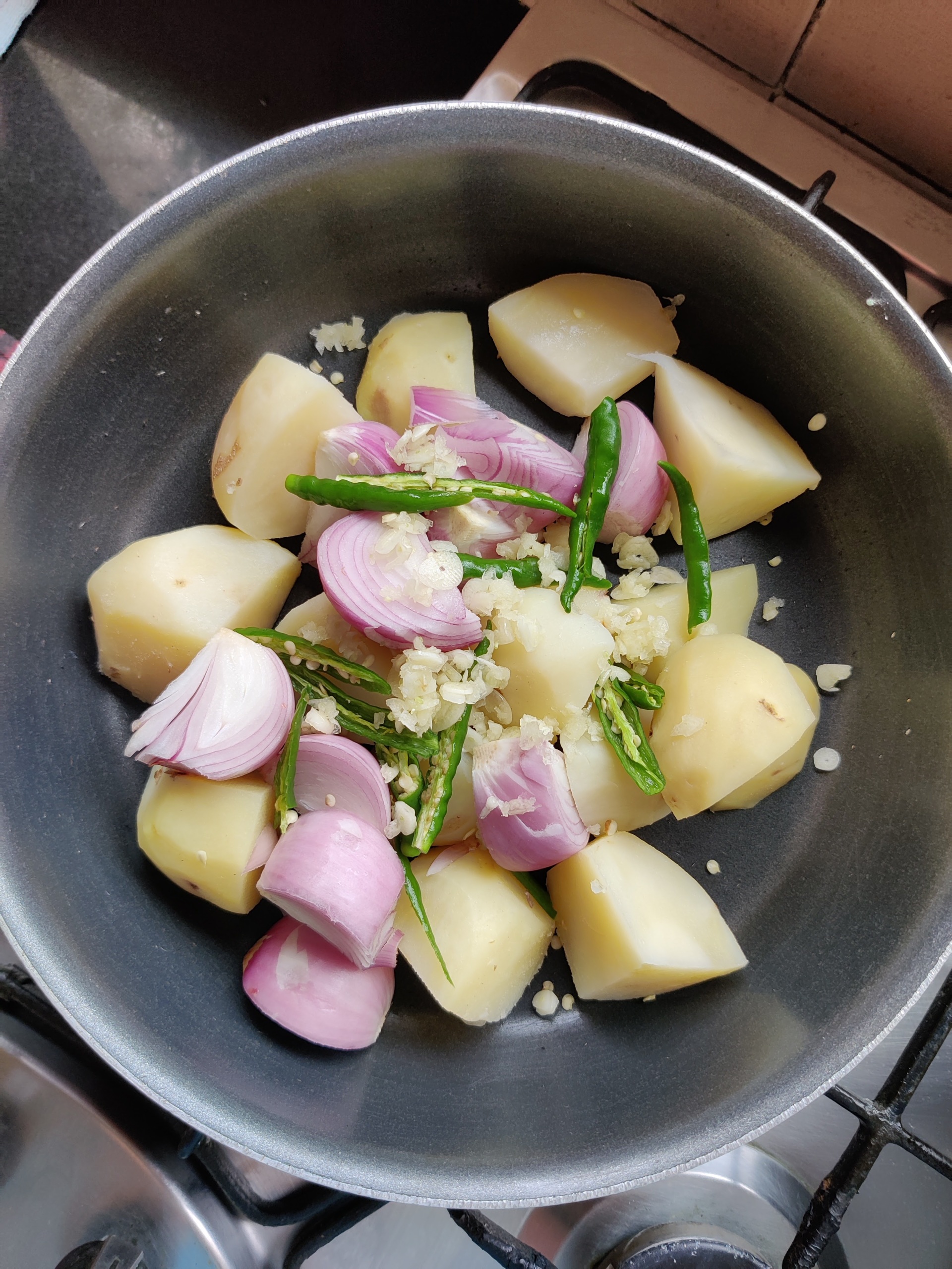 Kewa Datshi (Bhutanese potatoes and cheese stew) Recipe — Samsung Food