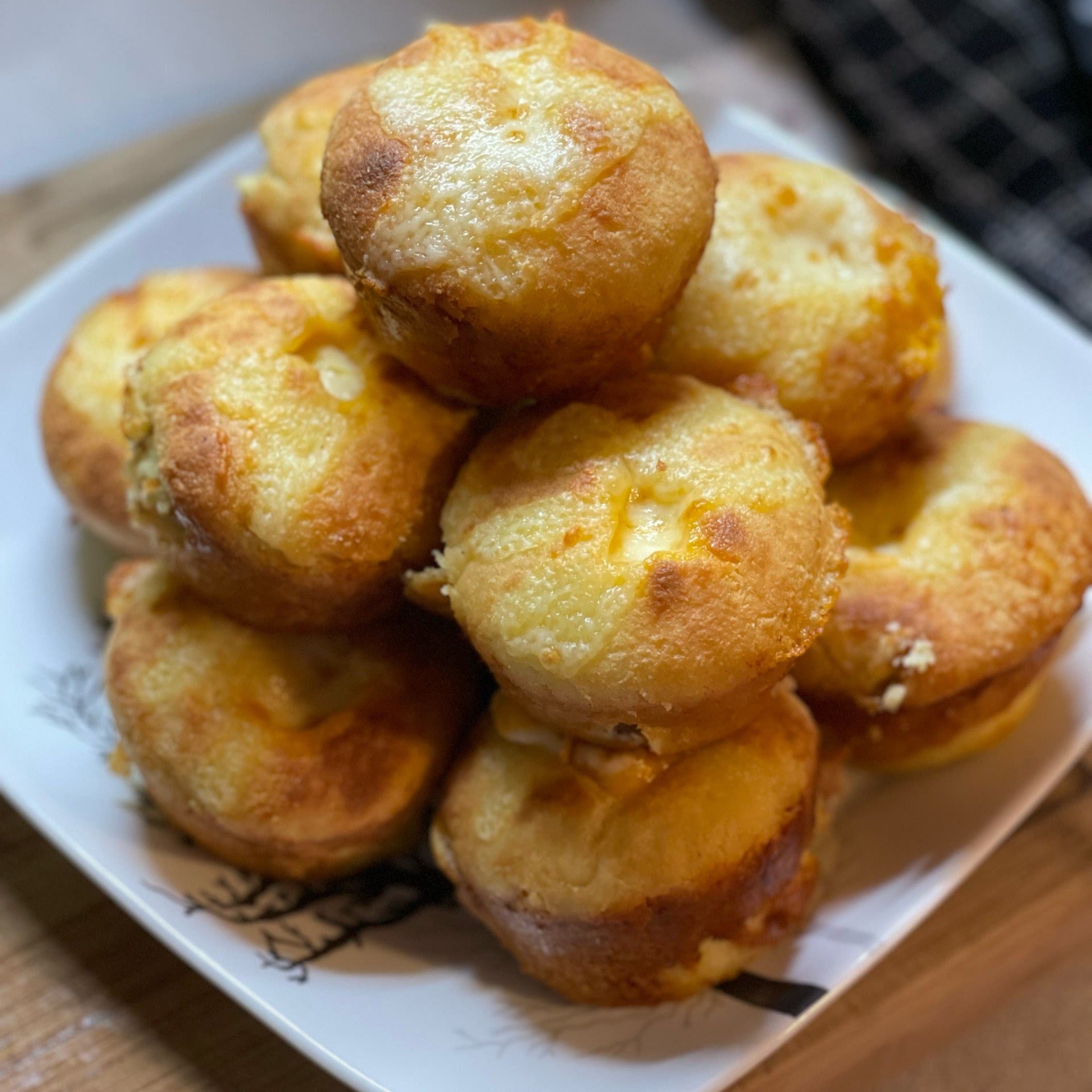 Keto Breakfast Biscuits Stuffed with Sausage and Cheese Recipe