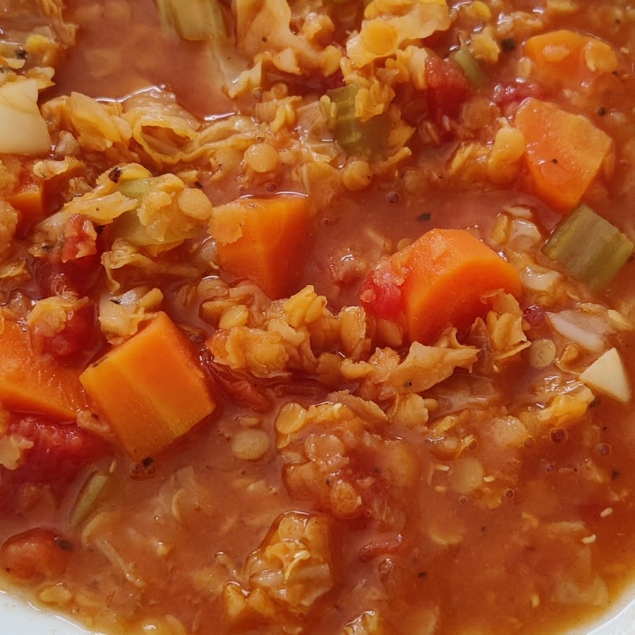 Mediterranean Lentil Soup - Downshiftology