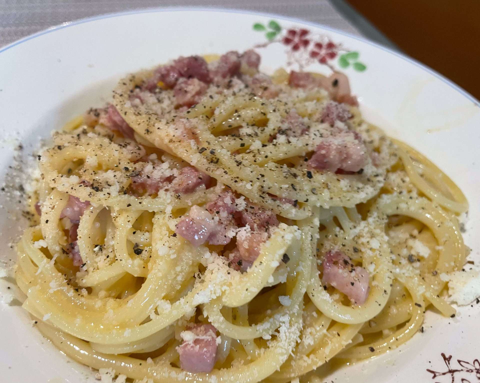 Gennaro's classic spaghetti carbonara Recipe - Whisk